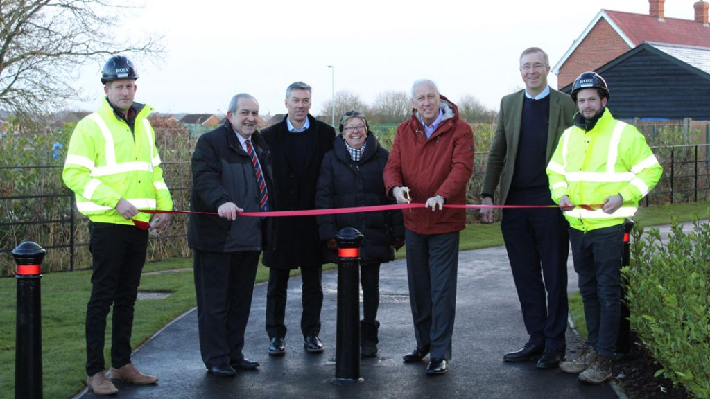 The final two pedestrian and cycle links between Summers Park and the Leftley’s Estate and Lawford Dale are now open.